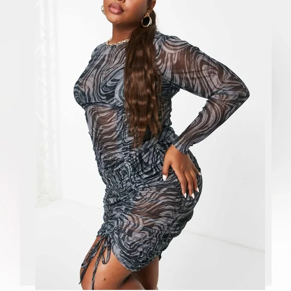 ASOS design curve 12 long sleeve dress with ruching in printed mesh - Picture 3 of 9